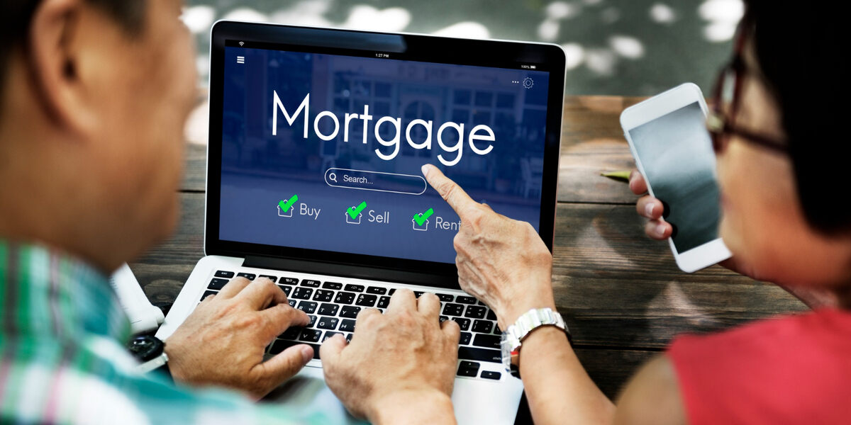 Mortgage Renewal vs Refinance: Pros, Cons & Best Choice